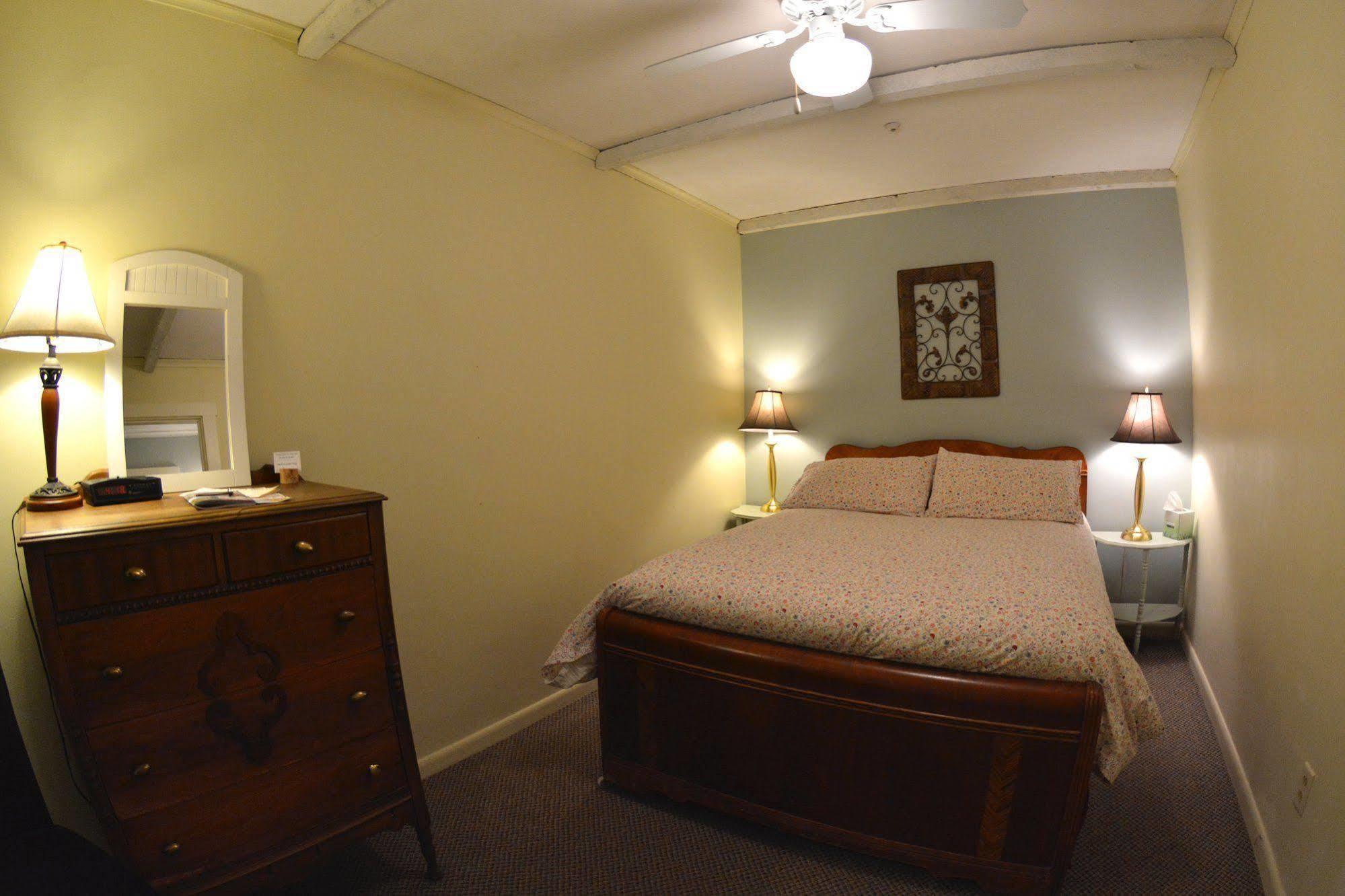 Hyde Away Inn Waitsfield Екстериор снимка