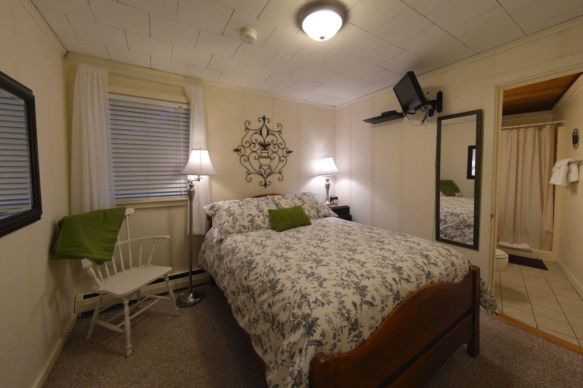 Hyde Away Inn Waitsfield Екстериор снимка
